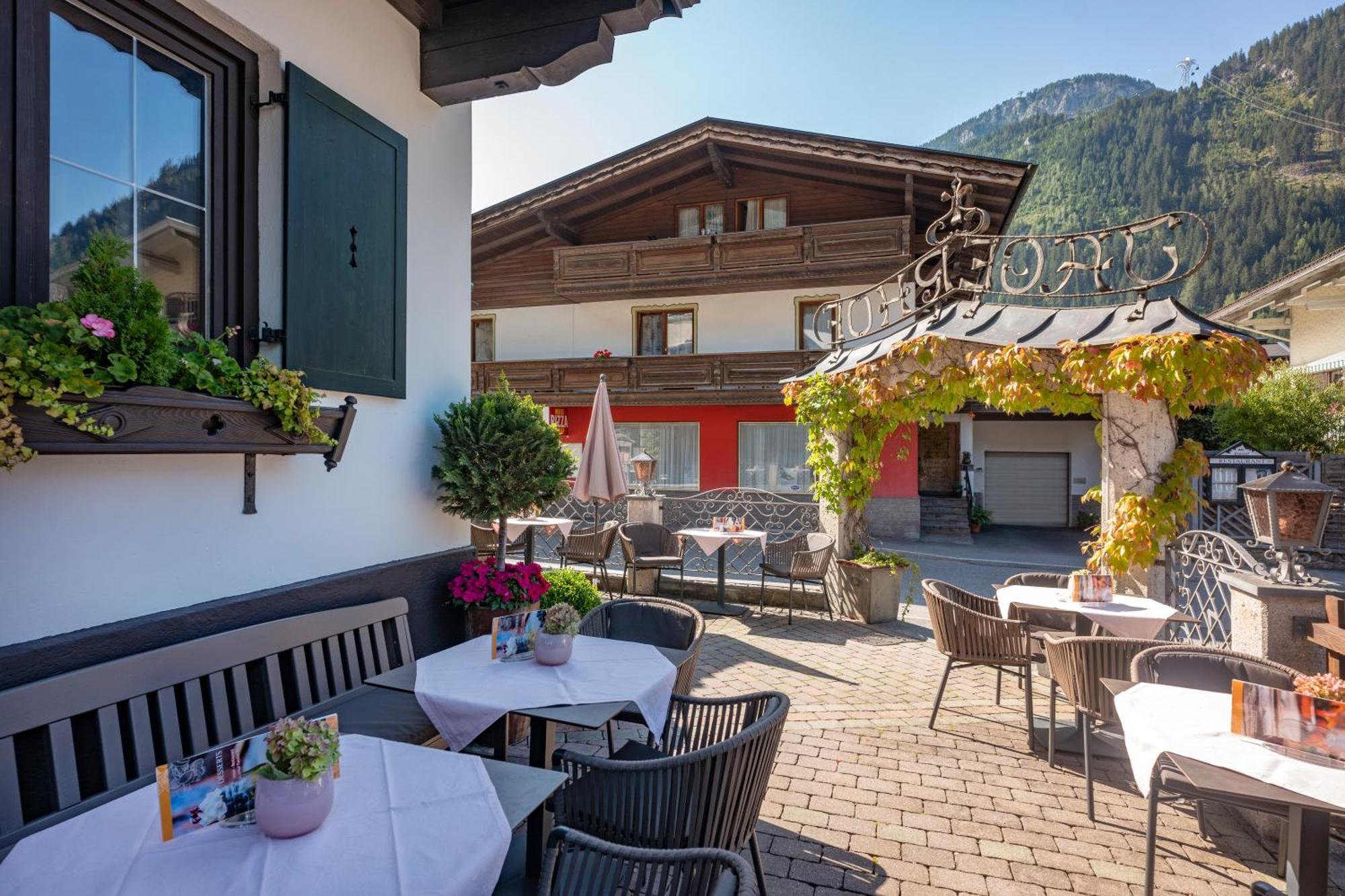 Hotel Jaegerhof Mayrhofen Exterior photo